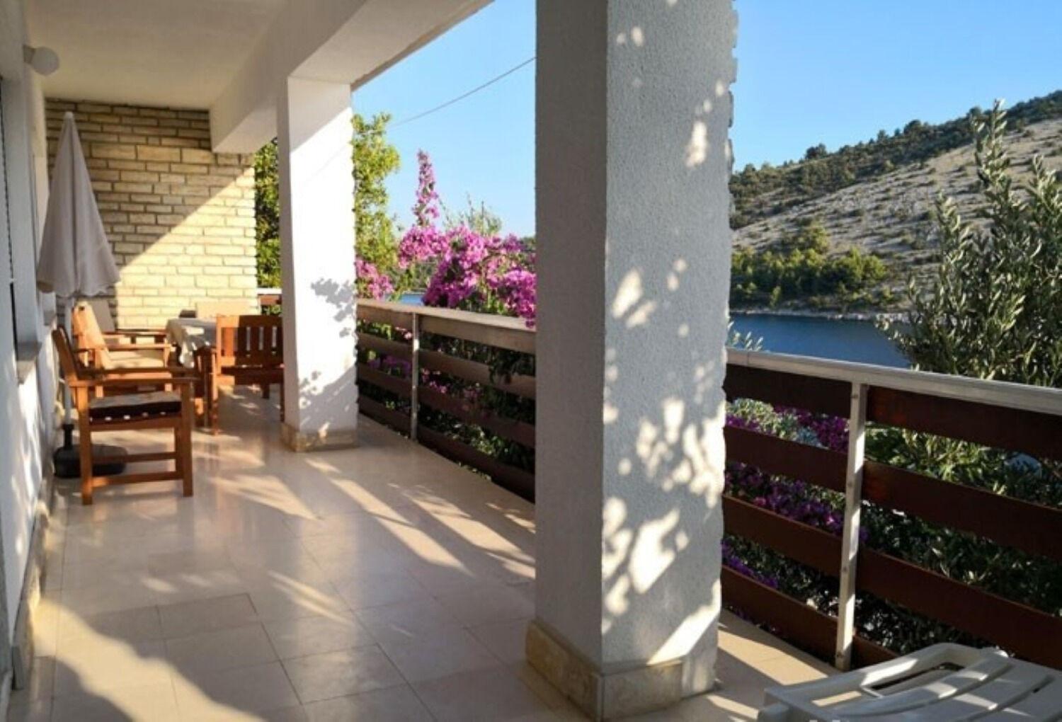 Ivan Apartma Vinisce