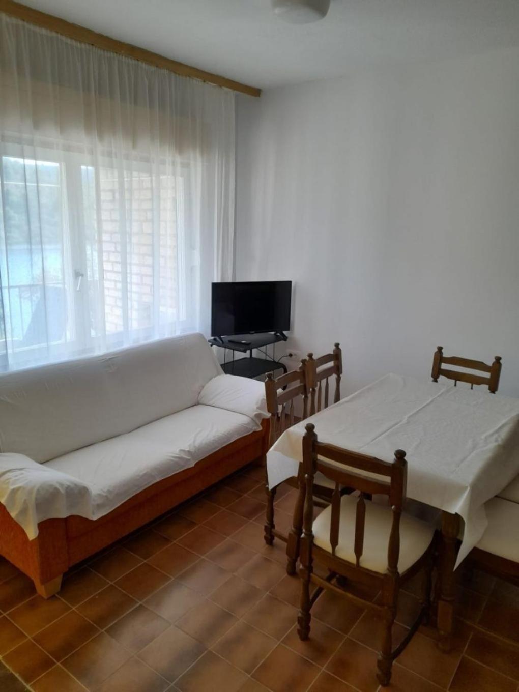 Ivan Apartment *